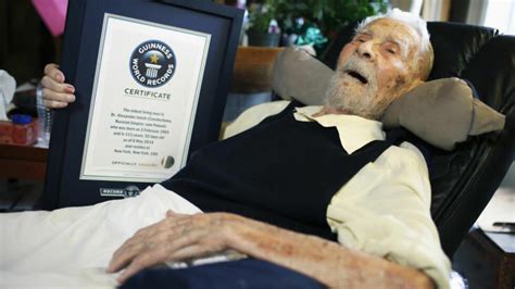 111-Jähriger Ist Der Älteste Mann Der Welt