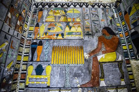 42 Graven En Een Heiligdom Ontdekt In Egypte