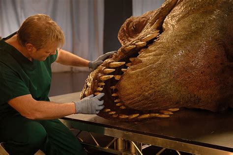 All'Interno Di T. Rex: L'Autopsia Finta Rivela Le Interiora Di Dino