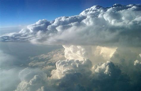 Amazing Anvil Cloud Photo Hätääntyi Planeelta