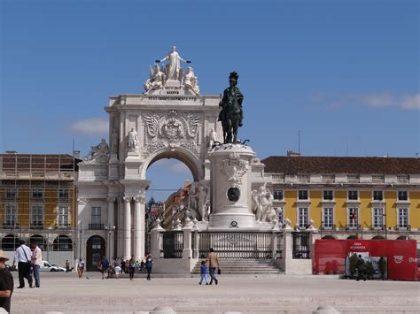 Cartierul vechi din Lisabona: 11 atracții turistice, excursii și hoteluri din apropiere
