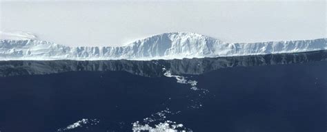 Czy Porwanie Gigantycznej Góry Lodowej Z Antarktydy Może Rozwiązać Kryzys Wodny W Kapsztadzie?