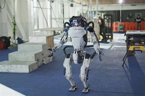 Der Neue Atlas-Roboter Von Boston Dynamics Kann Nicht Herumgeschoben Werden (Video)