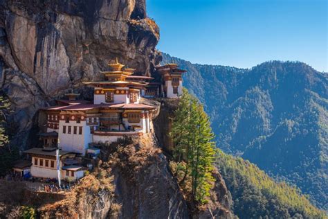 Erkunden Sie Bhutan: Das Land der Klöster und Berge