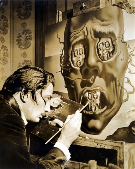 Exhumando A Salvador Dalí: El Traje De Paternidad Conduce A La Tumba Del Artista
