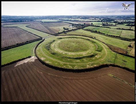Henge Monument En Mysterious Burials Uncovered In England