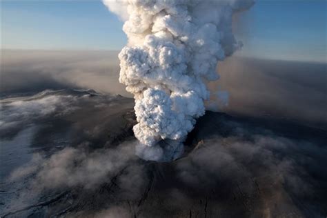 Hiina Vulkaan Näitab Rahutuste Märke