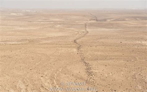 L'Ancien Mur De 93 Km De Long En Jordanie Énerve Les Archéologues
