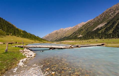 Mersul pe jos din Kârgâzstan pe cal - în Jyrgalan și în lacurile Boz Uchuk