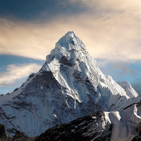 Muntele Everest Se Mișcă La 1 Cm După Cutremur