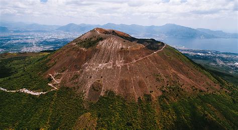 Vesuvius Kan Napels Vernietigen, Suggereert De Geschiedenis