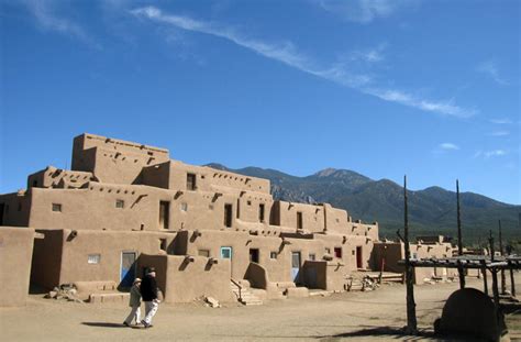 Wat Is De Taos Hum?