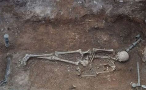 В Снимки: Древен Скелет „Ной“ Е Открит В Ирак