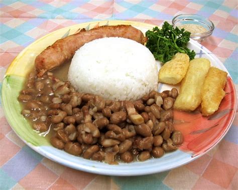 カリオカのように食べる：リオの最高の地元食
