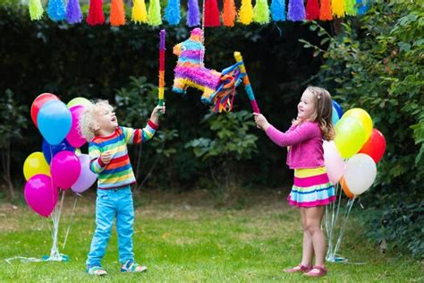 야외 게임: 정원에서 웃음과 좋은 분위기를 보장